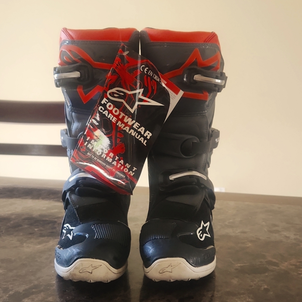 Alpinestars Tech Youth Size 4 Red/Black